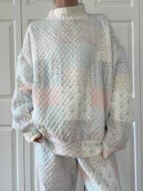 Sunkissed Coconut Shades of Blue Quilted Mockneck Sweatshirt